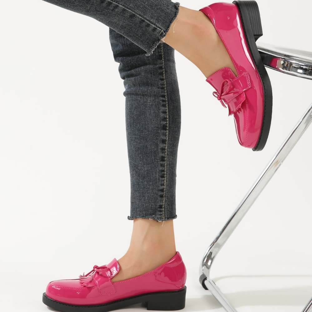 Pink dress shoes